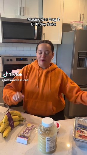 Dog Birthday Cake Recipe: Easy & Delicious!