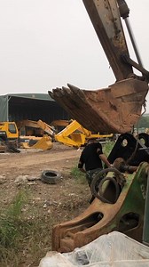 The CAT 336D is suitable for a variety of construction scenarios, such as construction site excavation, earthwork engineering, mining operations, etc. Whether it is large-scale foundation construction or earthwork transportation in mines, it can play an important role #koltuktakımı #excavation #usedequipment #komatsu #Innovation #digging #hitachi #heavyequipmentparts #ReliableMachinery #usedloader #QuarryMachinery #excavator #constructionmachinery #quarry #ConstructionMachinery #CAT320CL #HighEf