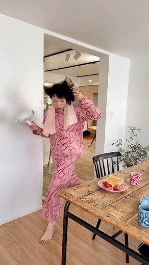 あさぎーにょ asaginyo | 皆んなの朝もこんな感じ？💦💦💦💦 pajamas👔: @poppy_tokyo | Instagram