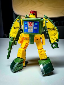 32K views · 811 reactions | Tiny UFO, Big Personality – Legacy Cosmos in Hand! #Transformers #TransformersLegacy #LegacyCosmos #CosmosTransformers #Autobots #ToyReview #ActionFigureCollector #ToyPhotography #CollectorsEdition #RareFind | Chopper’s Toys | Facebook