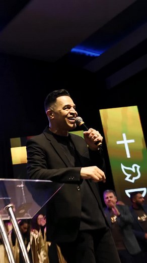 4.4K views · 201 reactions | Gratidão define essa noite. Adoração, comunhão e alegria marcaram o nosso Mega Culto Online, celebrando a vida do nosso presidente Pr. Mario de Oliveira e tudo o que Deus tem feito na nossa igreja. Encerramos com o coração cheio e a certeza de que seguimos juntos, avançando sem parar na missão que Deus nos confiou. ❤️ #mêsquadrangular2025 #megacultoonline | Igreja do Evangelho Quadrangular | Facebook