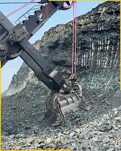 90K views · 1K reactions | Massive Excavator Working in Open-Pit Mine. #miningoperations #heavymachinery #openpitmine #electricshovel #industrialmining | Fun club | Facebook