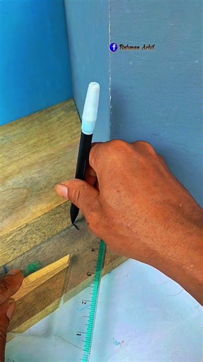 easy way to measure the angle position of wood on a wall that is not precise