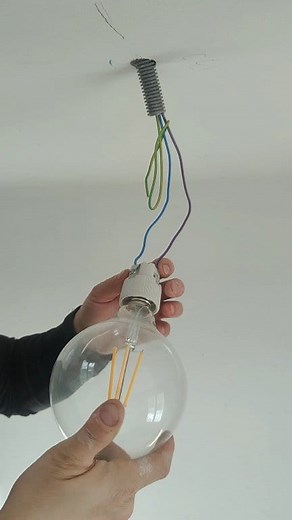 39K views · 408 reactions | Cum să instalați o dulie și un bec | Bricomixt | Facebook