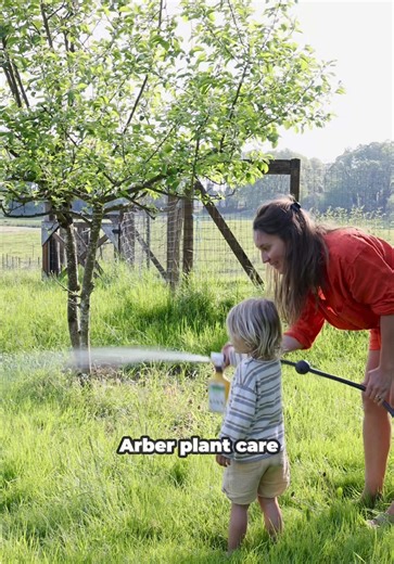 We use organic, science-backed formulas with beneficial microbes that support plant health at the root. 🐝 Safe for kids, pets, bees, and pollinators, because plant care should protect the whole ecosystem. 🌱🪏