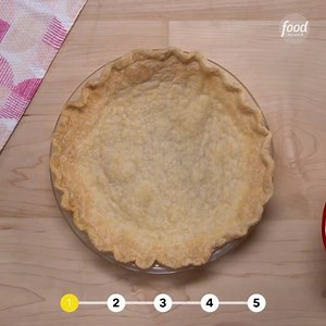 735K views · 1.6K reactions | #2: Crumple aluminum foil into a ball to scrub your pans clean! (Plus more aluminum foil hacks that will come in handy in the kitchen ) | Food Network | Facebook