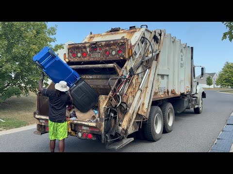 Revving Butler Disposal Granite Pak Mor Garbage Truck Packing Manual Recycle