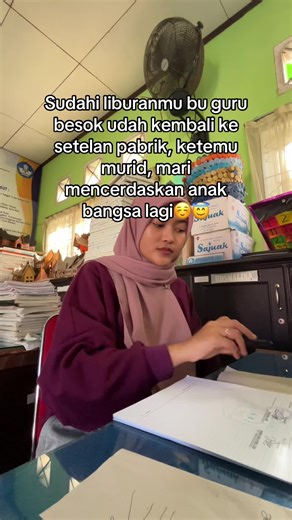 Kembali Mengajar Setelah Liburan: Semangat Bu Guru