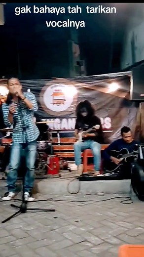 gak bahaya tah tarikan vocalnya #vocalis #rock #indonesia