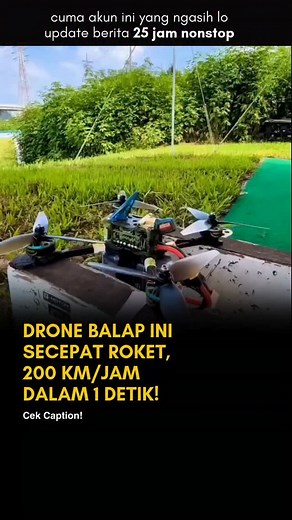 Drone balap terbaru bisa tembus 200 km/jam hanya dalam 1 detik. Itu lebih cepat dari mobil supercar saat start. Semua ini karena desain dan teknologinya yang ekstrem. Setiap komponen dibuat khusus untuk kecepatan. Propeller ringan tapi kuat, frame kaku tapi aerodinamis. Hasilnya, udara bisa terbelah mulus tanpa hambatan besar. Mesinnya (motor baterai ESC) sanggup menyalurkan daya super besar dalam sekejap. Sistem kontrolnya juga presisi, bikin drone tetap stabil walau ngebut. Ini bukan sekadar k