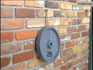 Watch Brick Hook Clips for Hanging Operating instruction on Amazon Live