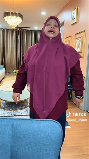 Daripada banyak video anti-buli, yang ini paling padu. Melentur buluh biarlah dari rebungnya. didik anak dari rumah, jangan biarkan mereka menjadi tuan di rumah. #JUSTICEforzara | Teacher Collection