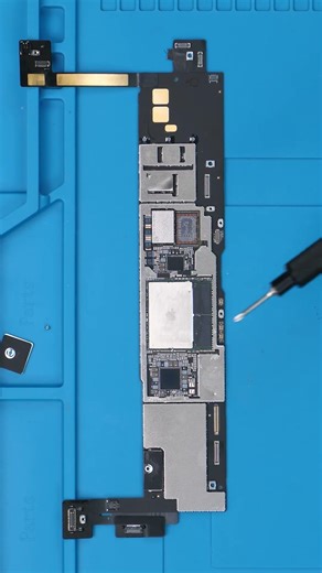 Taking A Look At The iPad Air M4's Motherboard... ‪@PhoneRepairGuru‬ #Shorts