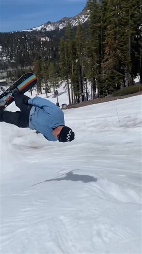 Midair snowboard flip @aka_damarcus #SnowboardFlip #AirTime #WinterTricks #BoardFlow | People Are Awesome