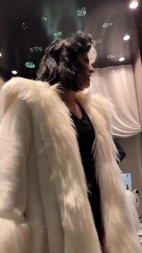 We made a new song for Cruella on the new Disney Destiny Cruise! This is the Treble Making With Cruella show that happens within De Vil’s on the Disney Destiny! Parks | Theme Park Shark