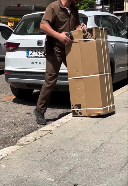 Unboxing Erin Brooks Surf Skates from YOW