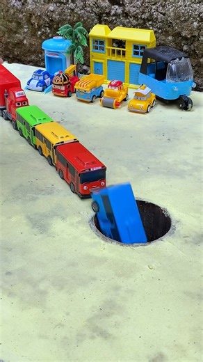 Big Truck Pushing Bus Cars Into Pit Part 75 #jcb #jcbvideo #tractor #train