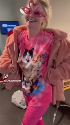 @stephaniewarren43 knows how to do Halloween right! #2unlimited #halloween #90s #getreadyforthis