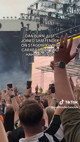 Dan Burn Joins Sam Fender on Stage for Carabao Cup
