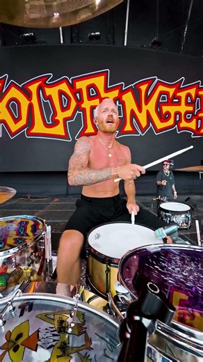 Playing "Linoleum" with Goldfinger at Warped Tour Mexico City