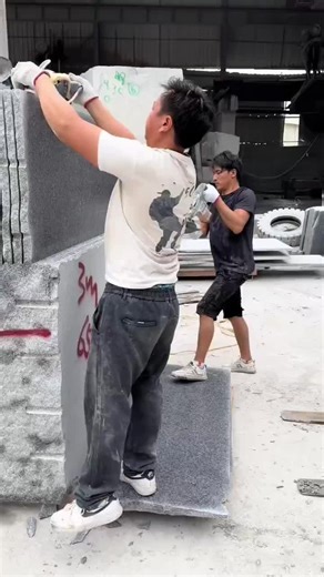 Granite is artificially laid down, a hard stone man. #marble#luxurymarble#granite#artificialstone#waterstone#stoneprocessing#stonegrinding#stonecarvers#stonedesign#stonefurniture#constructioncompany#interiordesigner