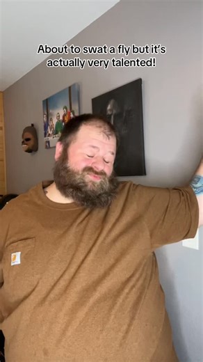 Jonathan Harris on Instagram: "A talented fly!"