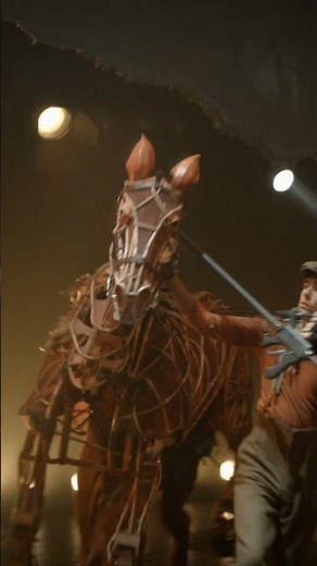 The most realistic puppets ever!? 🐎 WAR HORSE comes to Wolves for the first time! #WarHorse #Puppet