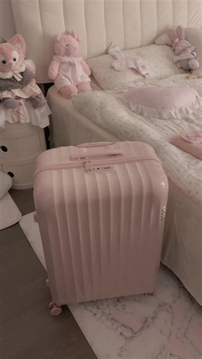 How to Organize Luggage Efficiently | Packing Tips for Travel