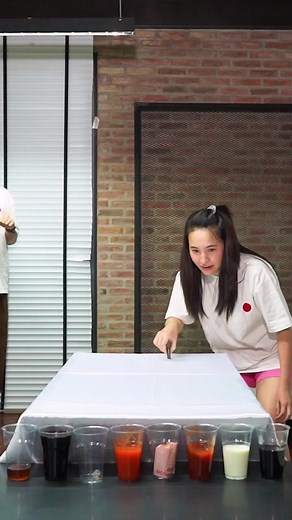 เมื่อชาวออฟฟิศสรรค์หาทำเล่น Oreo Challenge ใครจะ กิน หรือ รวยยยยยยยย มาดูกันนน #oreochallenge #ออฟฟิศ #คลิปฮา #สรรค์หาทํา #sunhatum