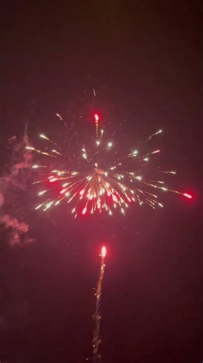 Nowy test “gold light” z biedronki #pyro #fireworks #fajewerki