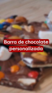 Faça sua própria barra de chocolate de Páscoa com poucos ingredientes!​ Você só vai precisar de 3 barras de chocolate, MMs, castanhas ou o que mais quiser colocar por cima.​ Vem buscar no UniSuper os ingredientes pra essa receita supercriativa!​ #OfertasdoDia #UniSuper #SupermercadosUniSuper #MeuUniSuper #Ofertas #Supermercado | Rede UniSuper