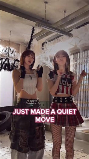 LE SSERAFIM's Sakura & Chaewon Unfollow Former IZ*ONE Members — Fans React #kpop