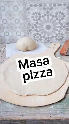 How to make homemade thin pizza dough with a toasted edge and firm base.