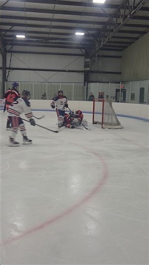 Shot on net & save #hockey #hockeyhighlights