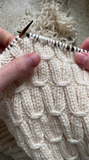 Knitting something very cozy🤍 #knit#slowfashion#weareknitters#knittinglove#knitting_inspiration#knit#knitwear#knitfashion#handmade#iloveknitting#strik#knittingisthenewyoga#sustainablefashion#instaknit#minimalfashion#strikning#madeinukraine#knittedsweater#basicsweater#winterfashion#huggeknitting#tiktokknit