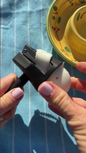 Who said a veggie peeler doesn’t work on eggs? Testing it! 🤭🥚