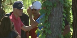 President Obama and former President Clinton cross paths on the golf course