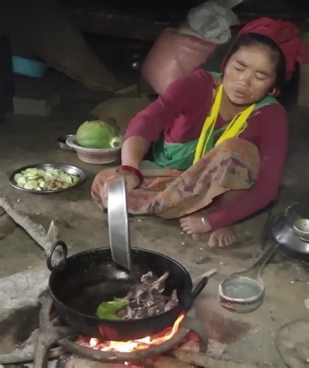The cuisine, village life, and happy family of the Bismas | Utai Khorn
