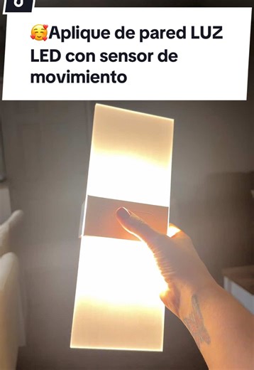 👌Aplique de pared Luces LED con sensor de movimiento que transforman cualquier rincón en segundos. Te las dejo encima de mi nombre en el cuadrito naranja. #ledlight #homedecor #homegadgets #homedecorideas #livingroomdecor