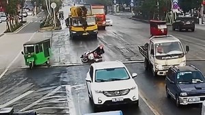 5K views · 35 reactions | This man is lucky to be alive. Don't miss more incredible weather videos on Weather Gone Viral, Sunday 9/8c. | The Weather Channel Originals | Facebook