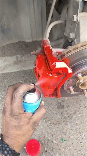 Car Hub Paint with spray paint #tyre#painting#paint#carhub #tyrepuncture#tyrecare#rustremoving#rust