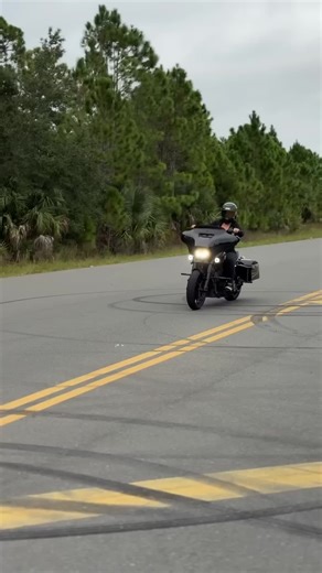 A lot of people have asked to hear my street glide… #harleydavidson