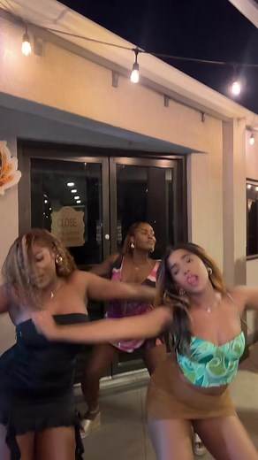 Girls night @VALIANT dc: @REBELTHISOFFICIAL 💃 @Abigail🤍 @Jahzara @Jay 📸 @Damz