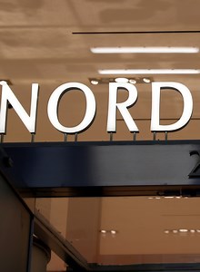 'Flash mob' thieves target U.S. retail stores on Black Friday