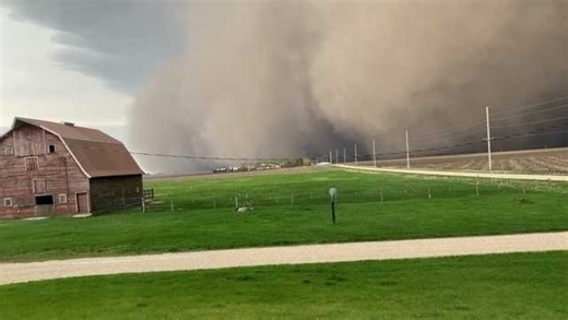 Rare haboob rips through northwest Iowa