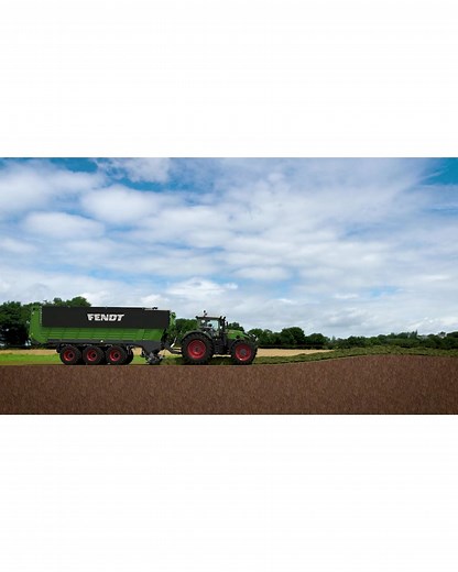 The articulated drawbar position control ensures perfect swath collection even in undulating terrain. In addition, the position sensor detects the angle of the pick-up to the ground so that the pick-up angle is then kept in the optimum range by articulated drawbar control. | Fendt