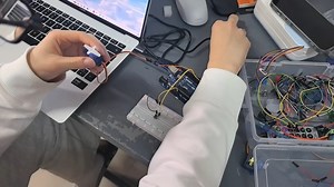 arduino uno编程，按钮控制舵机旋转