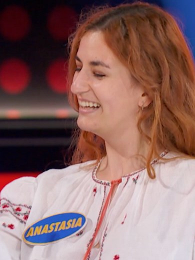 Double tap that buzzer just to be safe #familyfeud #familyfeudcanada #bigfan #doublecheck
