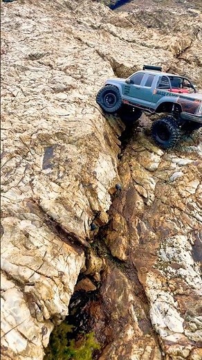 Rock crawling is easy with the base-camp #axial #rockcrawler #scx10iii #rc #offroad #scx10 #crawling