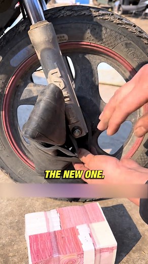 Genius Way to Change an Inner Tube #BikeRepair #MechanicHacks #PunctureFix #SmartTools #TimeSavingTips | Fixora